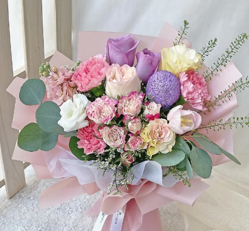 Types And When Is The Best Time To Send Congratulatory Flowers.